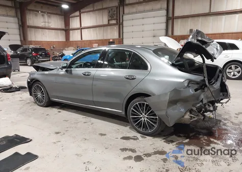 2019 Mercedes-Benz C 300 4Matic z USA, uszkodzony, nr VIN 55SWF8EB2KU289161